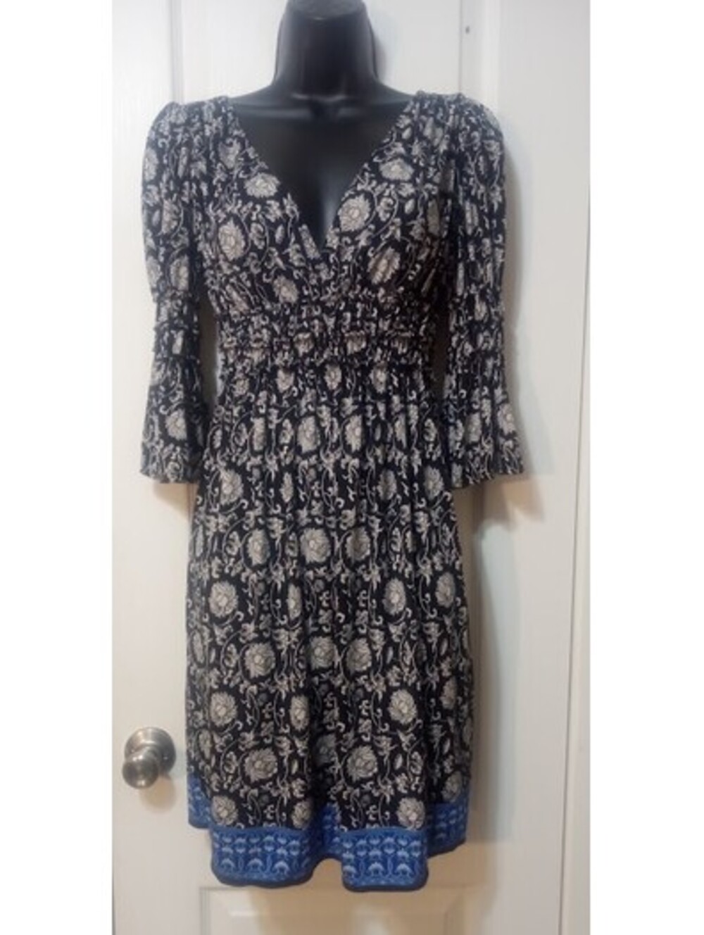 Max Studio Floral Fluted Sleeve V-Neck Dress M